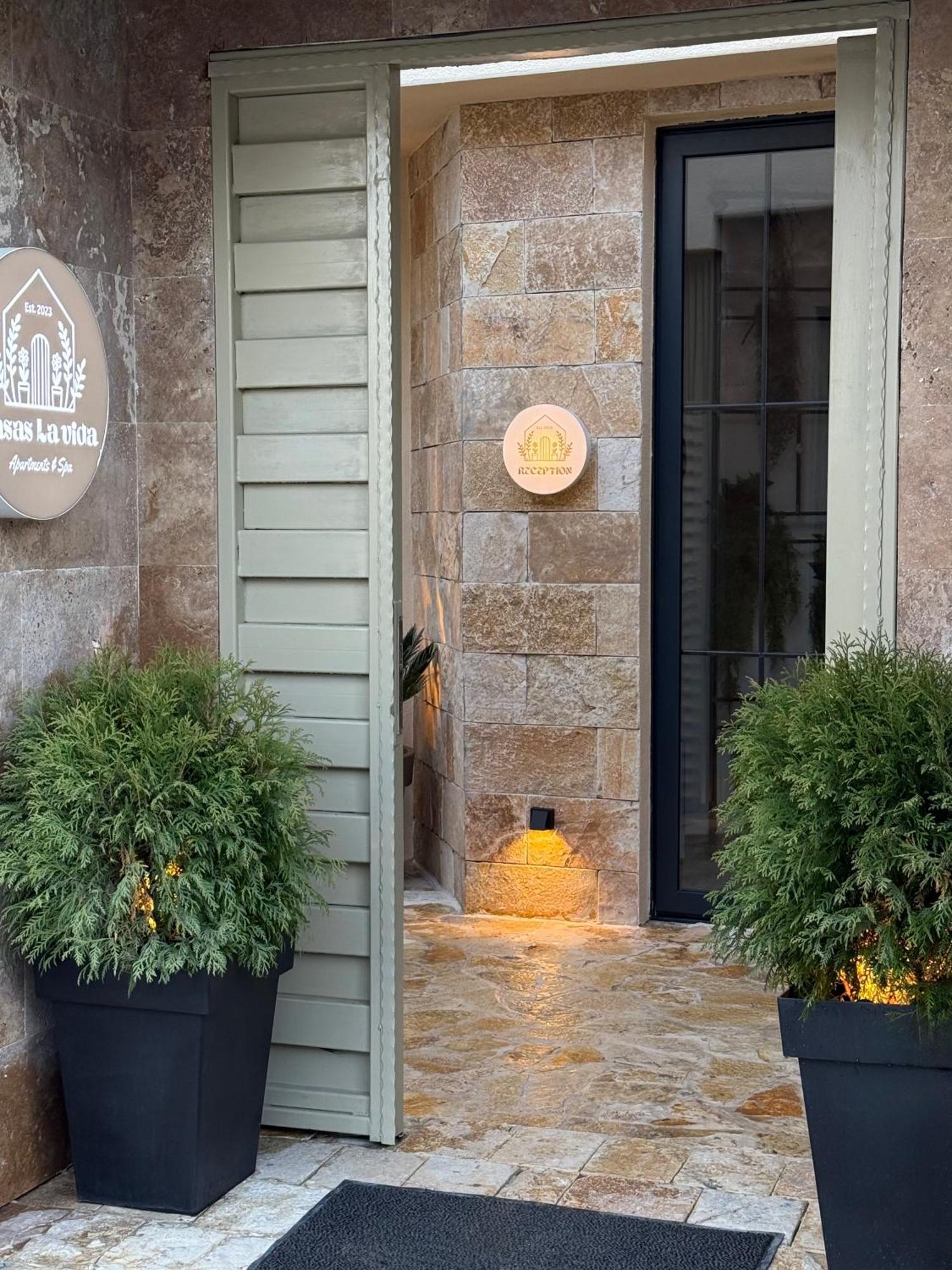 La Vida Apartments Бар Екстериор снимка